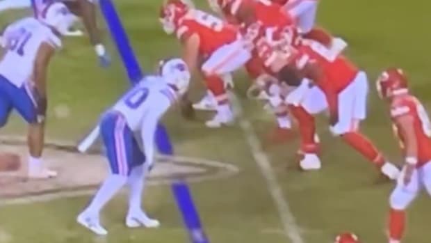 Closeup of Von Miller lining up against the Chiefs